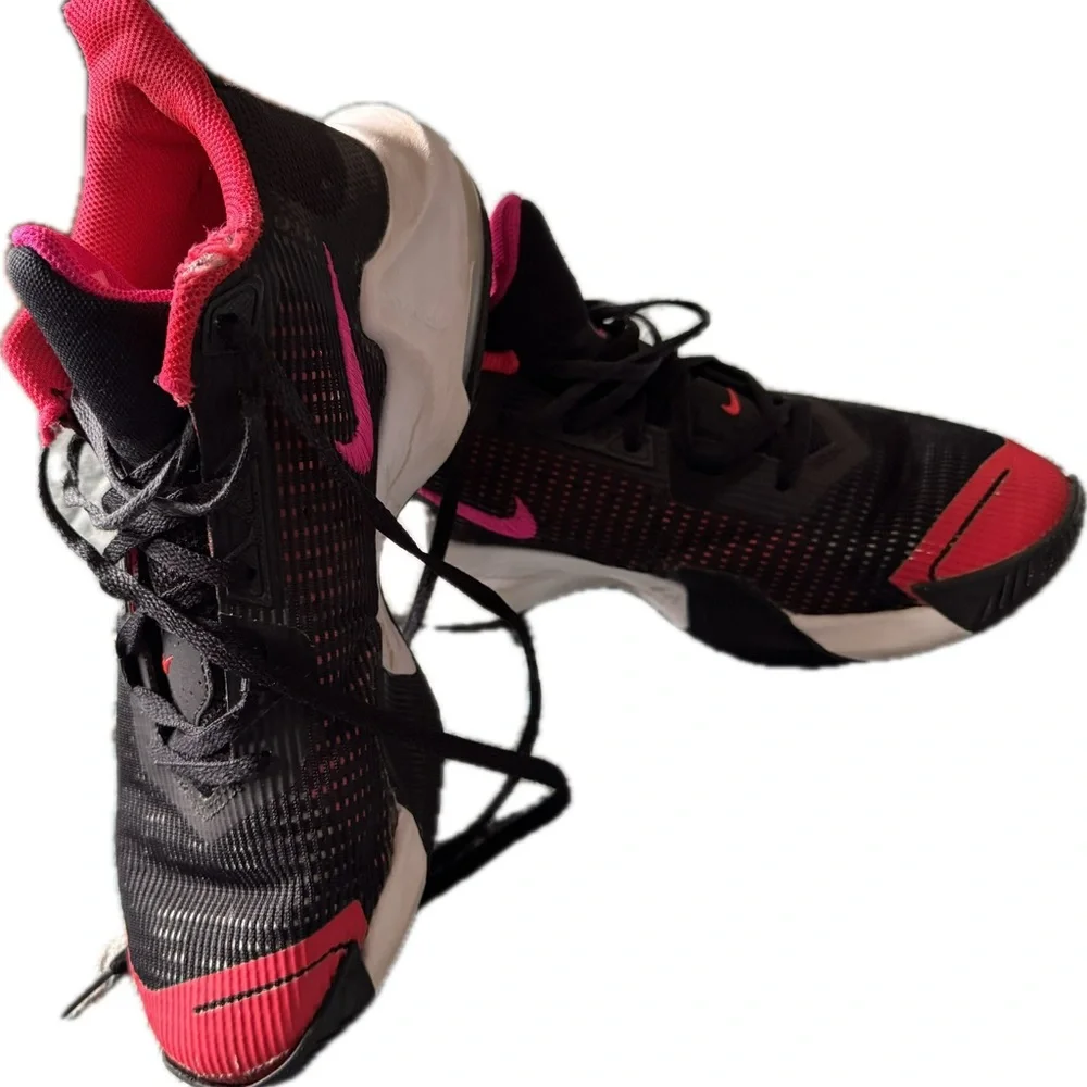 Nike Airmax Black and Pink Running Shoes - Picture 2 of 4